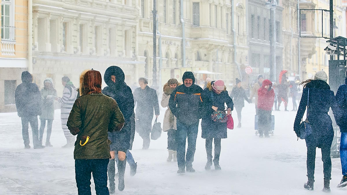 В Санкт-Петербурге объявили "желтый" уровень погодной опасности из-за порывистого ветра