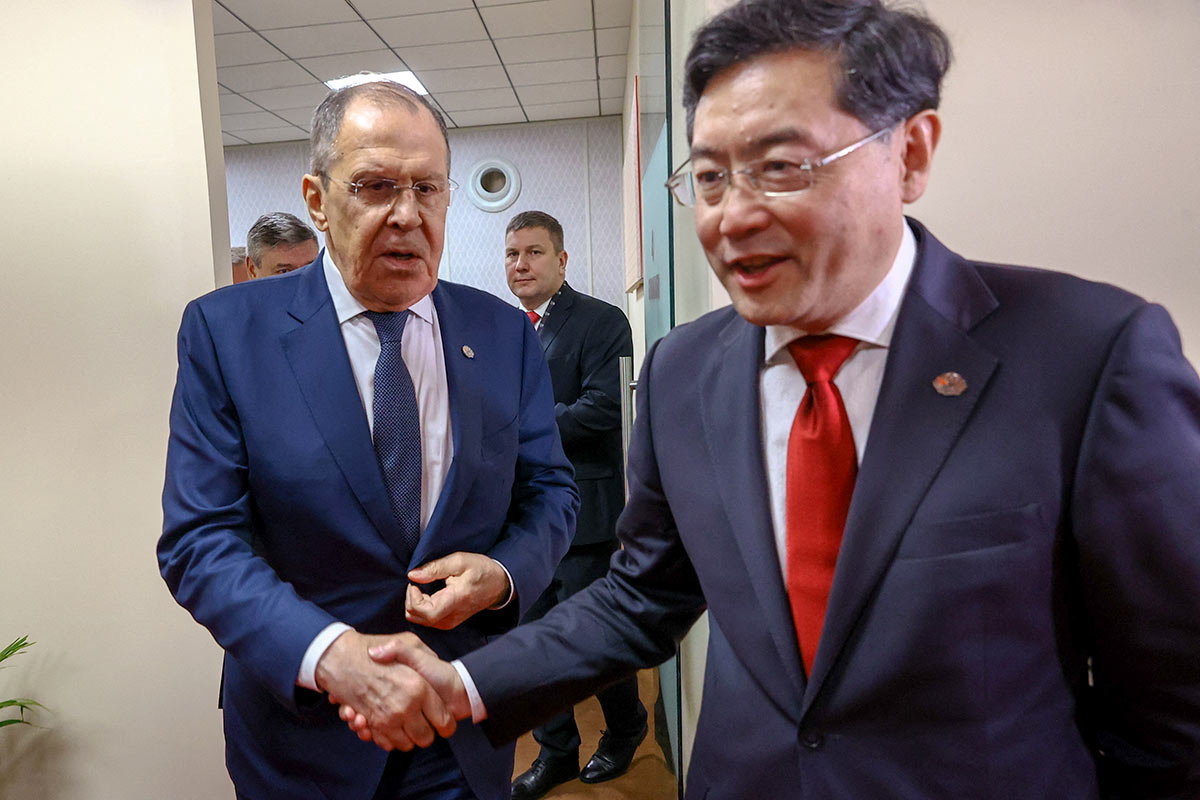 Министр иностранных дел РФ Сергей Лавров и министр иностранных дел КНР Цинь Ган
