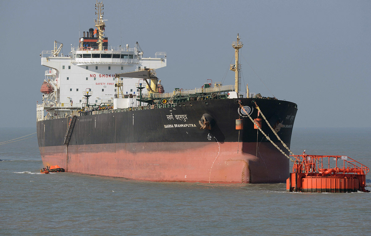 Индийский танкер с нефтепродуктами