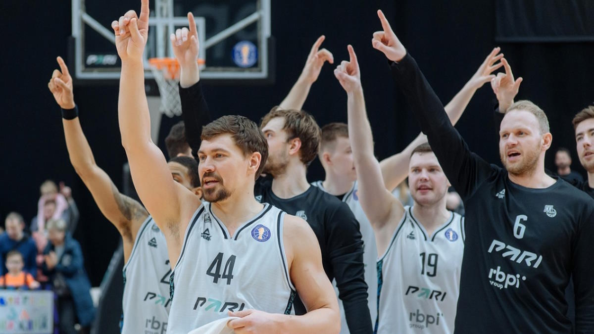 Баскетболисты Пари Нижний Новгород