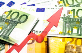 Курс евро поднялся выше ста рублей впервые с 19 апреля