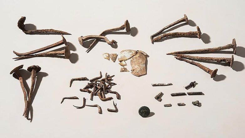 В Турции нашли древнюю гробницу с гвоздями от "беспокойных мертвецов"