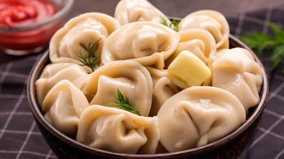 Как сделать вкусные домашние пельмени, которые не развариваются: советы шеф-повара
