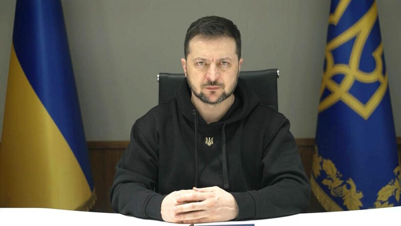 Зеленский объяснил оборону Артёмовска нежеланием открывать ВС РФ путь на Краматорск