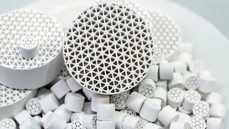 В России разработали новый тип слабо проводящей керамики для высоковольтных изоляторов