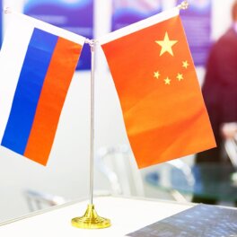 В Китае заявили о желании укреплять сотрудничество с Россией в ООН, ШОС и БРИКС