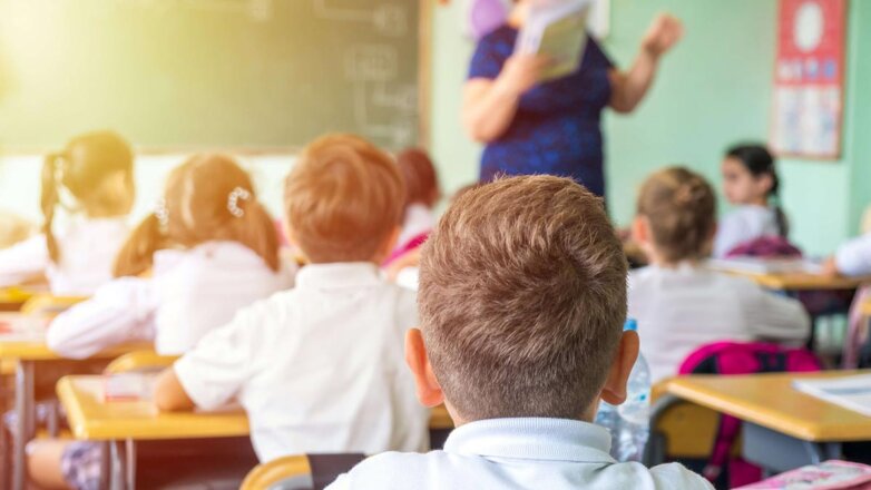 На Украине предложили уменьшить число предметов в школах