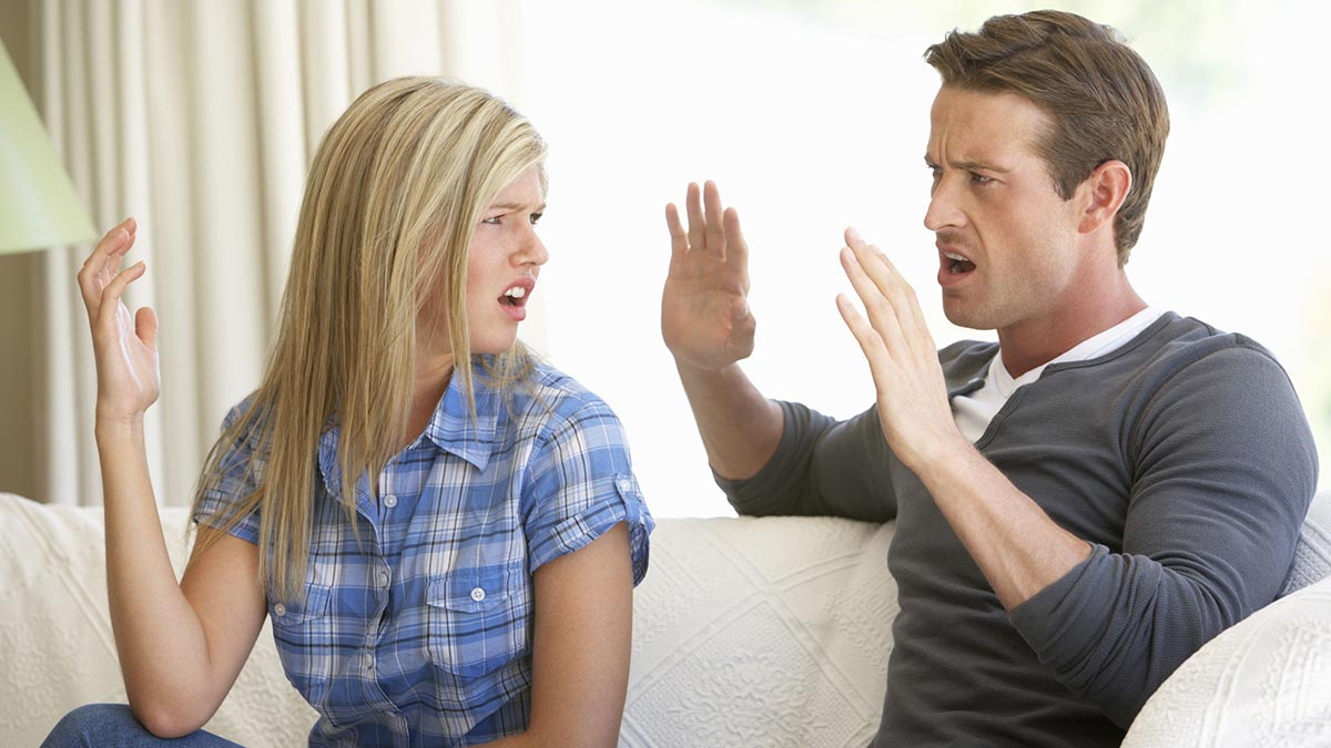 Психотерапевт назвал стратегии для эффективного общения с разгневанным партнером