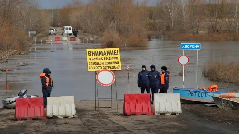 МЧС РФ: почти 5 тысячам населенных пунктов угрожает подтопление из-за паводка
