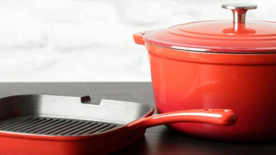 Как очистить эмалированную чугунную посуду: инструкция