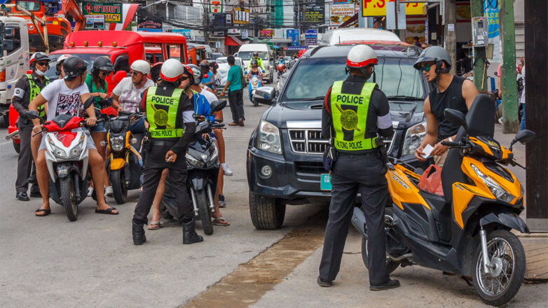 Отпуск-2023: в Таиланде туристам-нарушителям начали выдавать красные и желтые карточки