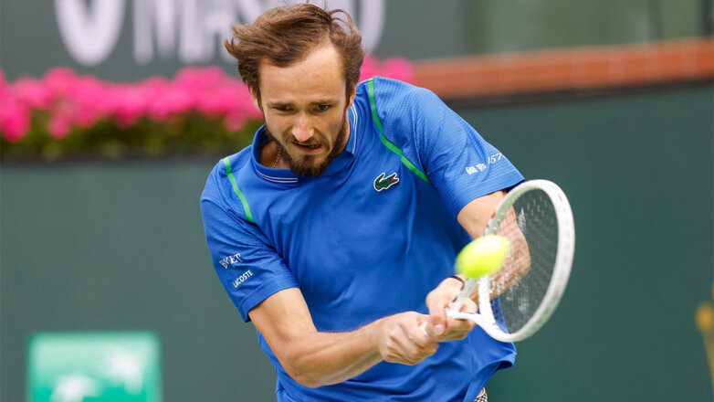 Теннисист Медведев впервые вышел в полуфинал турнира серии "Мастерс"