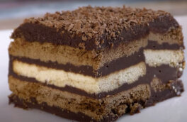 Недорого и вкусно: трюфельный торт с печеньем за 15 минут без выпечки и взбивания крема