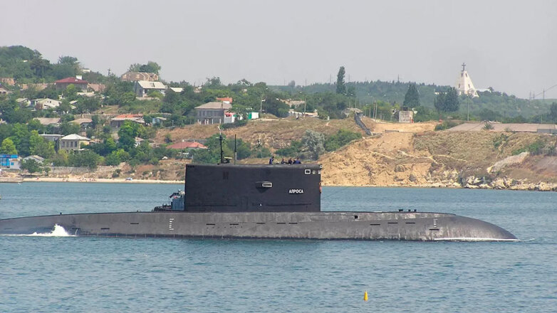 Подлодка "Алроса" отработала торпедные стрельбы в Черном море