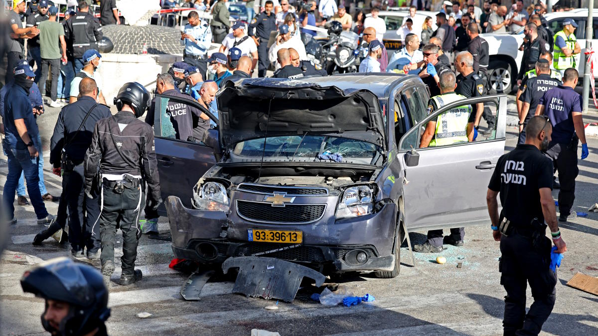 В Иерусалиме автомобиль наехал на группу пешеходов, пострадали пять человек