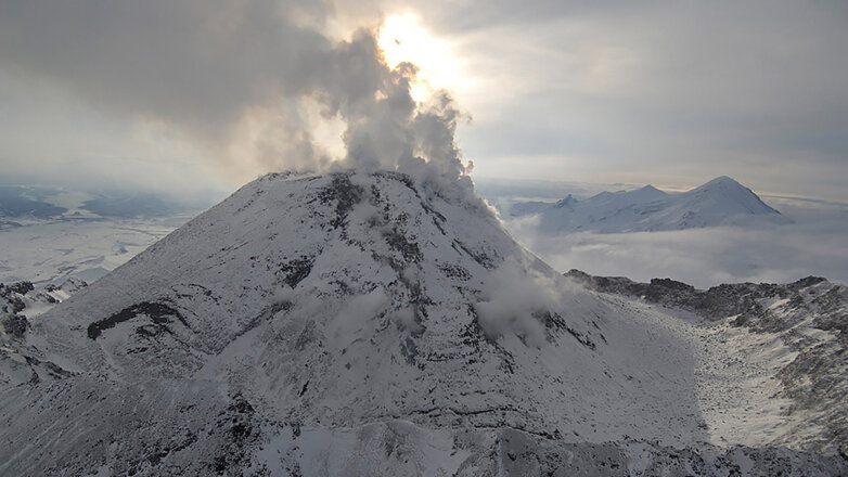 Росавиация предложила авиакомпаниям изменить маршруты из-за извержения вулкана на Камчатке