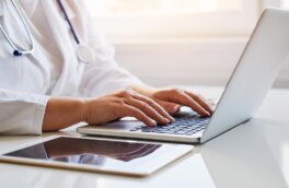 В Москве стационары начали переход на безбумажный формат работы