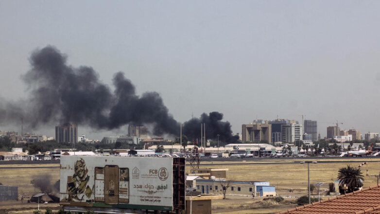 Дым в аэропорту Хартума