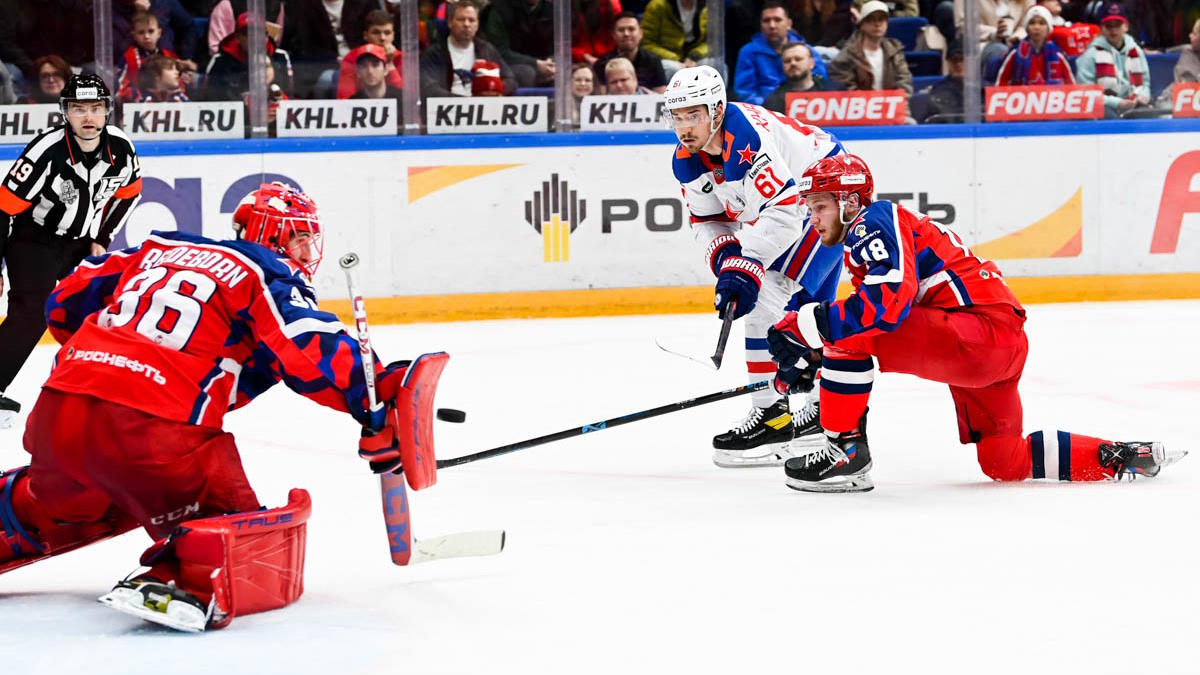 Хоккеист Григоренко оформил хет-трик в победном матче ЦСКА против СКА