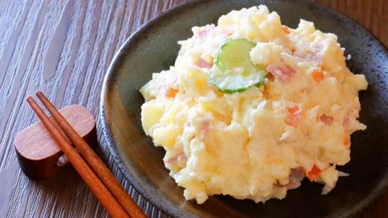 Недорого и вкусно: японский картофельный салат с солеными огурцами