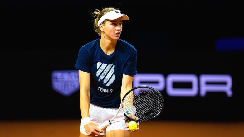 Россиянка Самсонова вышла в четвертый круг теннисного турнира в Мадриде