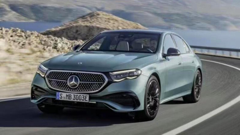 Mercedes полностью рассекретил новое поколение E-класса