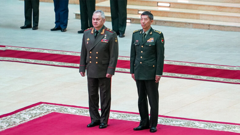 Шойгу и министр обороны Китая провели незапланированную встречу в Нью-Дели