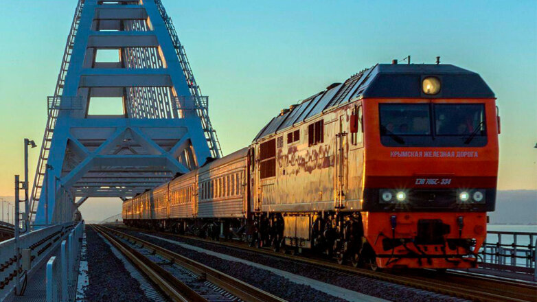 Движение поездов по ремонтируемой части Крымского моста запустят в мае