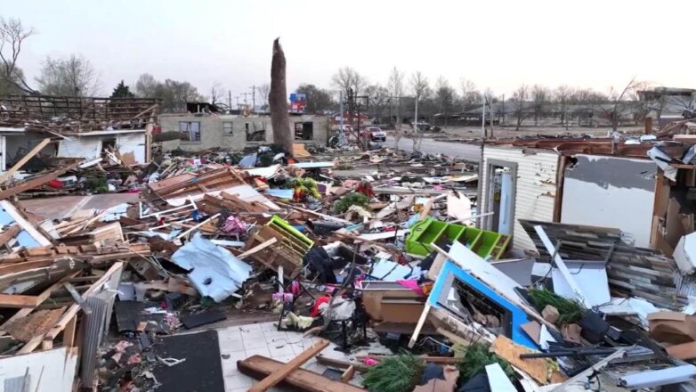 По меньшей мере 18 человек стали жертвами торнадо в США