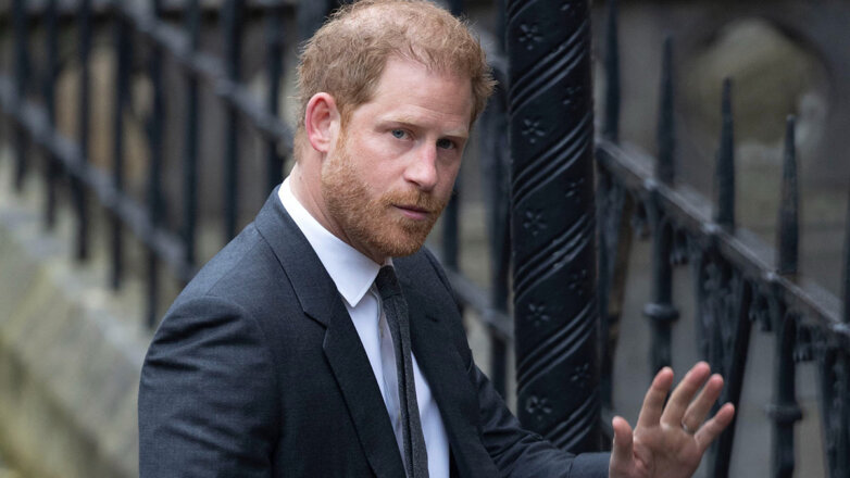 Daily Mail: Гарри явится на коронацию Карла III без Меган