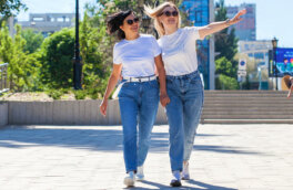 Какие модели джинсов подойдут невысоким женщинам: 4 стильных варианта