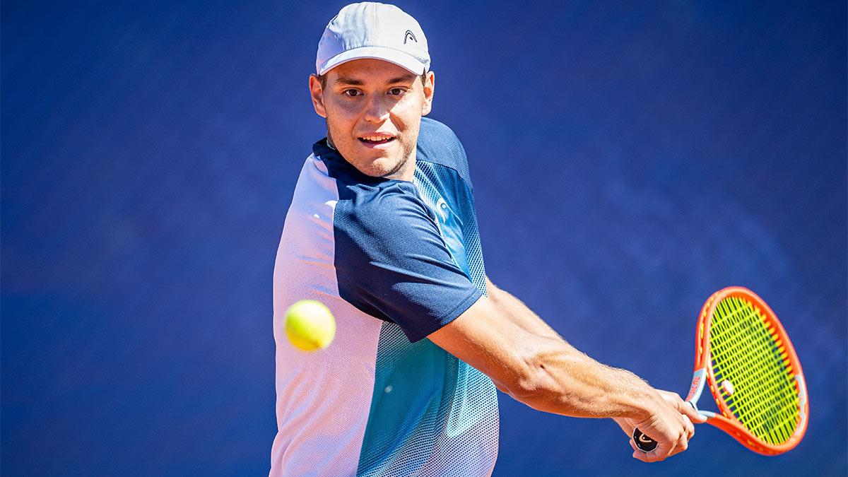 Теннисист Котов обыграл Бонзи и вышел в четвертьфинал турнира в Марокко
