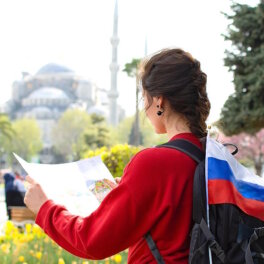Россия заняла 2-е место по количеству туристов, прибывших в Турцию с начала 2024 года