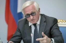 Российские компании замораживают инвестпроекты из-за охлаждения экономики, заявил Шохин