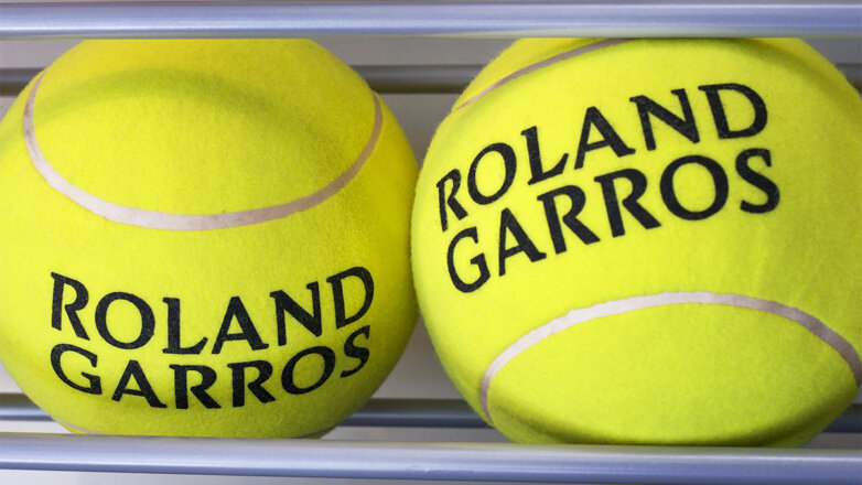 Теннисные мячи с логотипом Roland Garros