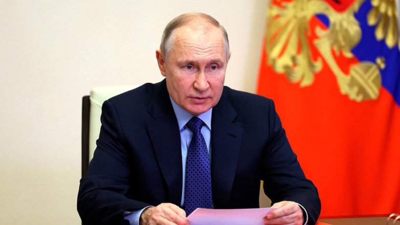 Путин поручил обеспечить финансирование стратегических исследований