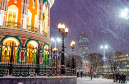В Свердловской области семь пассажирских поездов задержали из-за снегопада