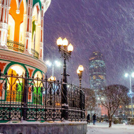 В Свердловской области семь пассажирских поездов задержали из-за снегопада