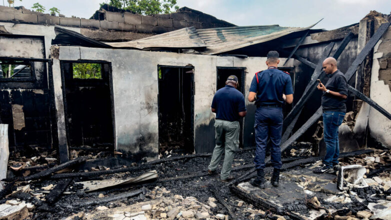 Поджог школьного общежития в центральной Гайане