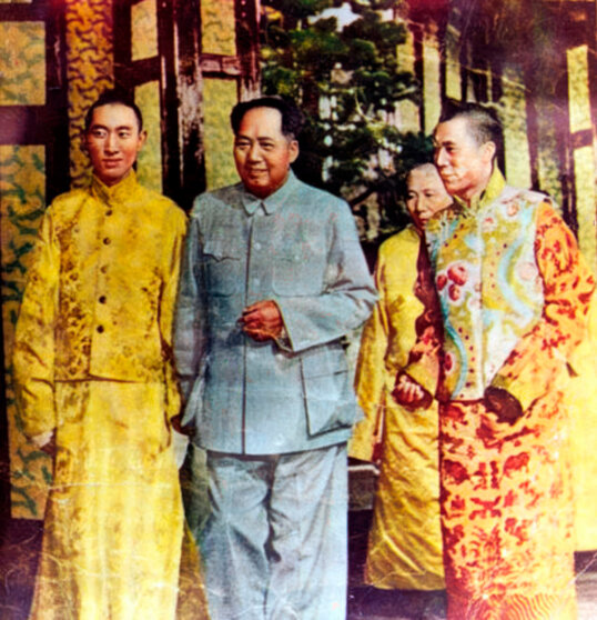 Панчен-лама X Чойкьи Гьянцен, председатель КНР Мао Цзэдун и Далай-лама XIV Тендзин Гьяцо, 1951 год