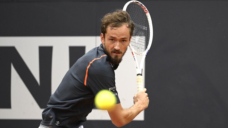 Теннисист Медведев вышел в финал турнира серии "Мастерс" в Риме