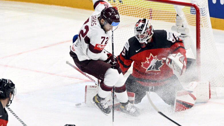 Канадские хоккеисты обыграли сборную Латвии и в четвертый раз подряд вышли в финал ЧМ