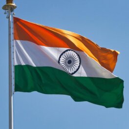 Танк с солдатами затонул на реке в Индии, пять человек погибли