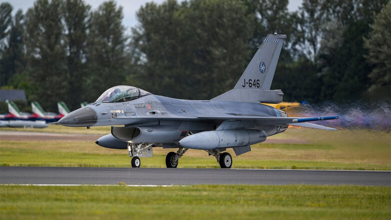 В Нидерландах заявили, что серьезно рассматривают возможность отправки F-16 на Украину