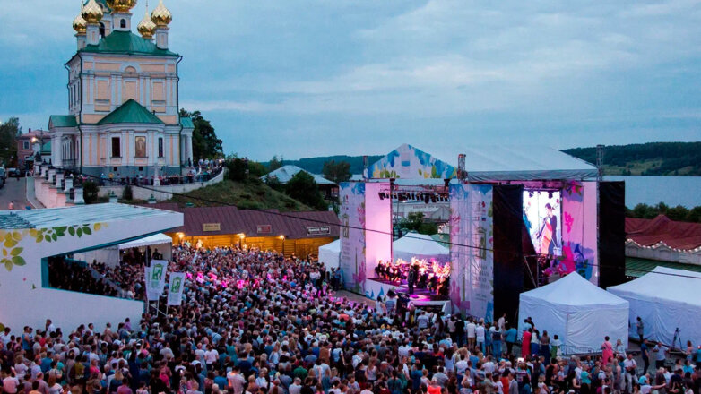 Дачный фестиваль имени Шаляпина в Плёсе соберет на одной сцене звезд оперы, балета и кино
