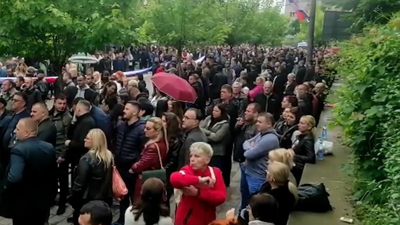 Несколько тысяч сербов собрались на новые протесты на севере Косово