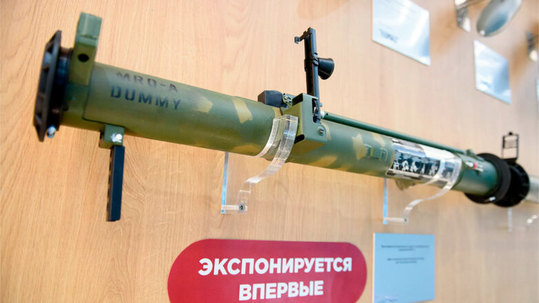 Российским военным передали новый пехотный огнемет "Бородач"