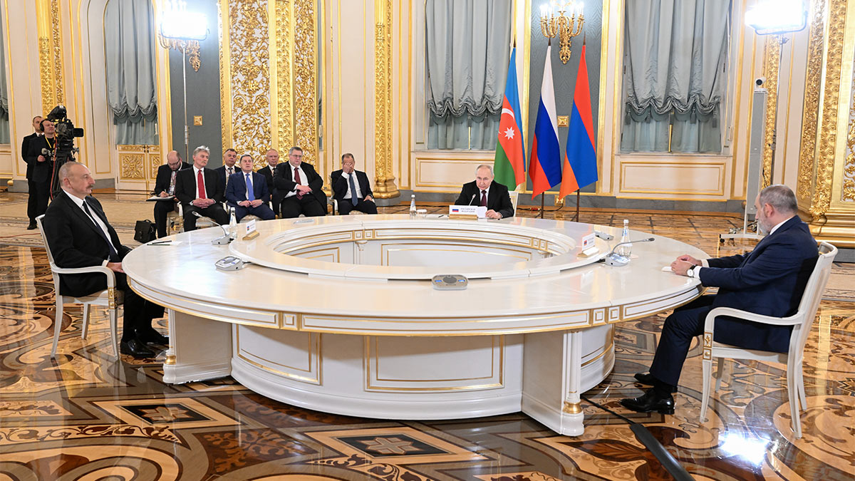 Переговоры лидеров России, Азербайджана и Армении в Москве