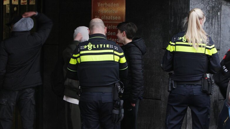 СМИ: в Амстердаме более 150 футбольных болельщиков задержали за антисемитские песни