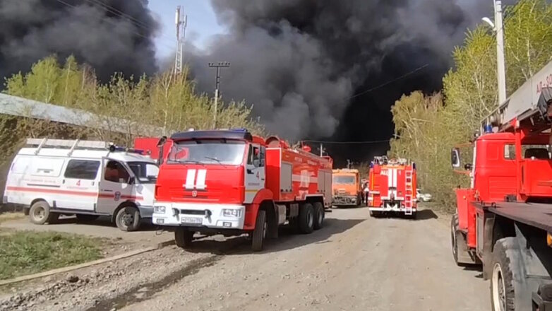 Власти назвали критической ситуацию с пожарами в Свердловской области